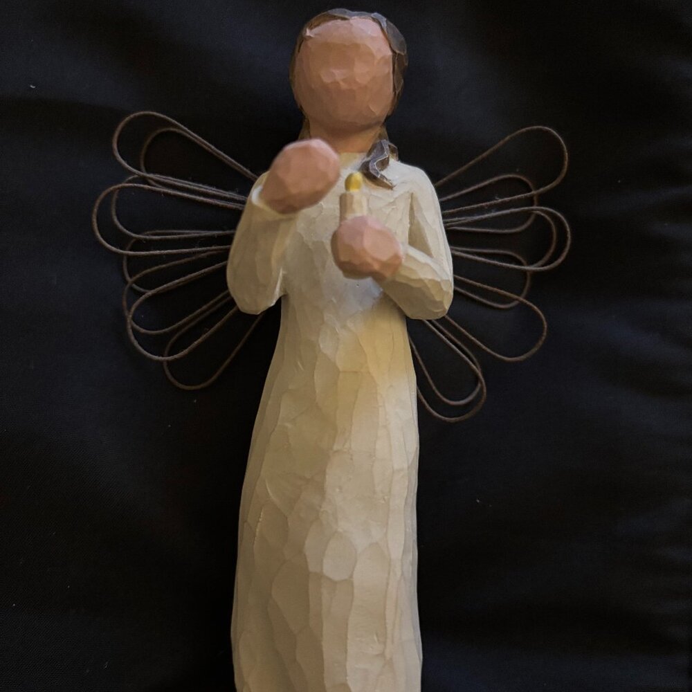 Willow Tree Angel Figurine. Excellent condition.